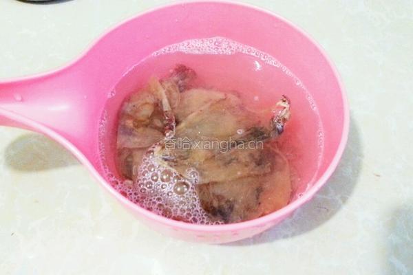 墨鱼干烧筒骨的做法图解2