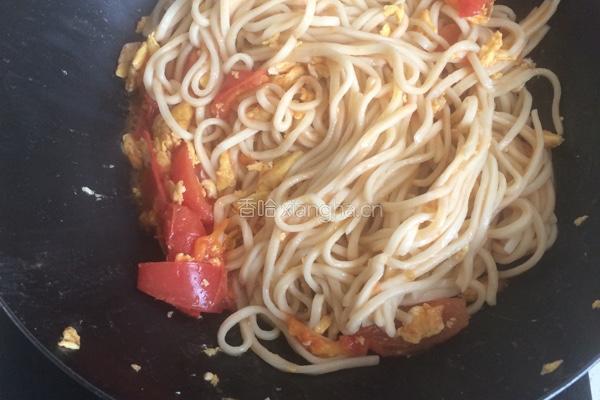西红柿鸡蛋炒面的做法图解5