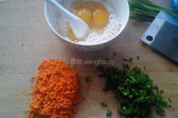 胡萝卜鸡蛋饼的做法图解2