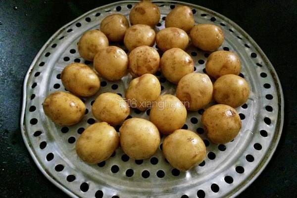 酱烧小土豆的做法图解1