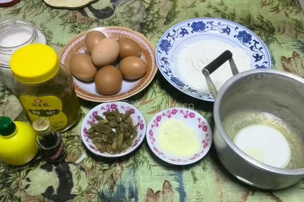 葡萄干蜂蜜蛋糕8寸的做法图解1