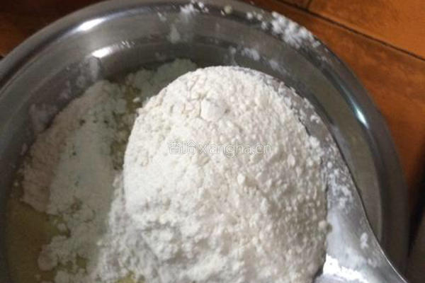 抹茶鸡蛋电饭煲蛋糕 ●﹏● 超简单哦~的做法图解4
