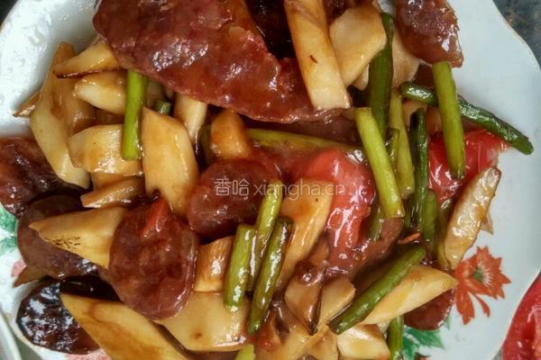 杏鲍菇炒腊肠的做法图解5