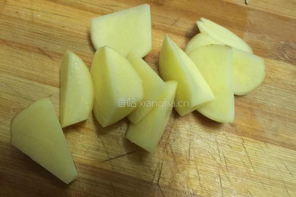 土豆炖红烧肉的做法图解2