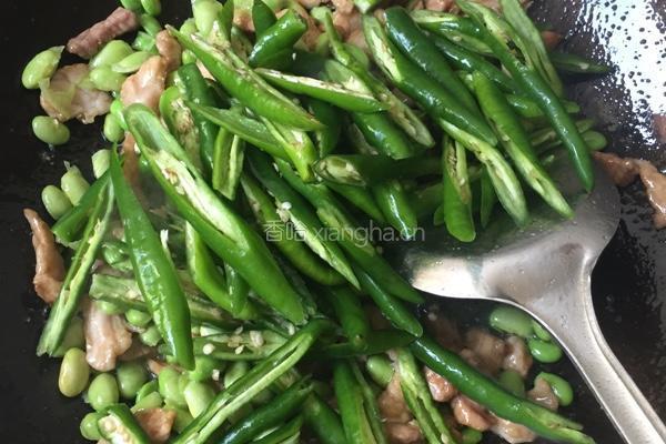 尖椒青豆炒猪肉的做法图解3