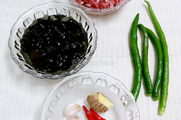 肉丝尖椒的做法图解1