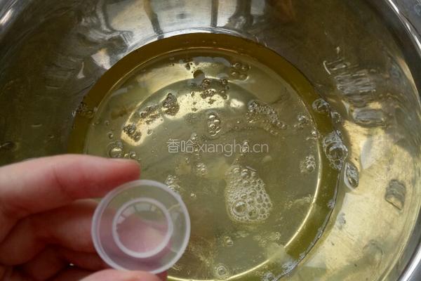 黑加仑抹茶戚风蛋糕的做法图解11