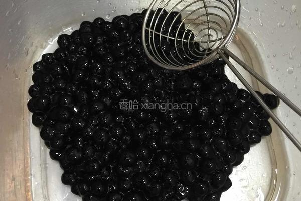 冰镇原味珍珠奶茶的做法图解1