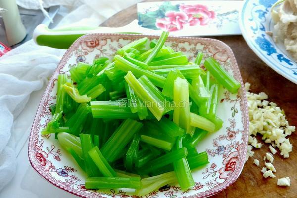芹菜拌腱肉的做法图解8