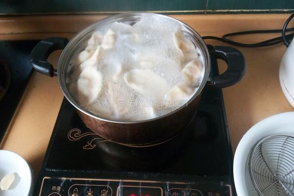 酸菜肉陷饺子的做法图解6