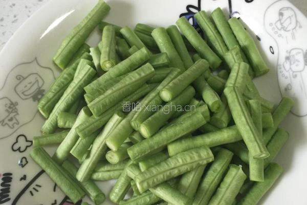 豆角烧茄子的做法图解2