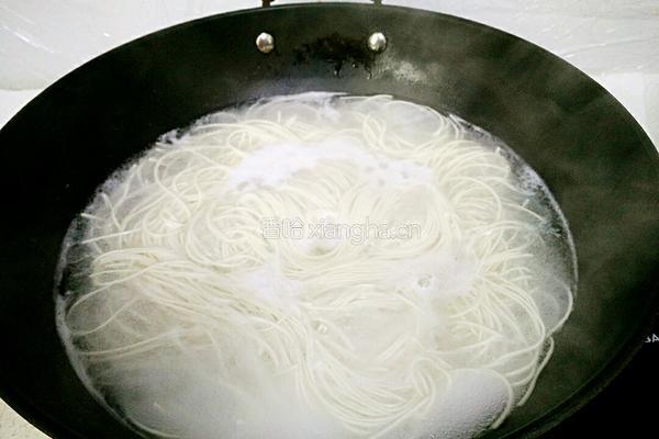 川味鸡丝凉面的做法图解3