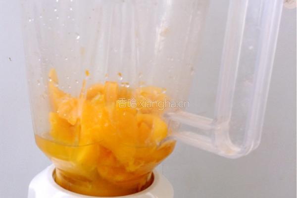 鲜榨芒果汁的做法图解6