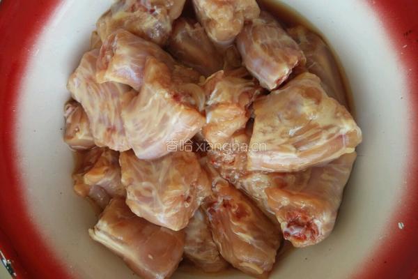 家常酱鸡脖的做法图解1