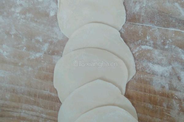 胡萝卜木耳馅饺子的做法图解12