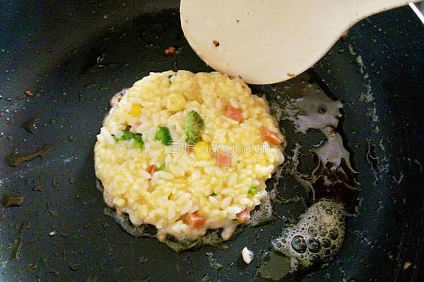 米饭鸡蛋煎饼的做法图解6