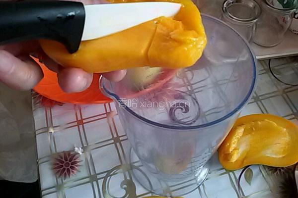 芒果牛奶布丁的做法图解3