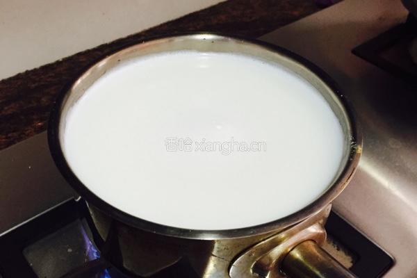 芒果牛奶汁的做法图解2