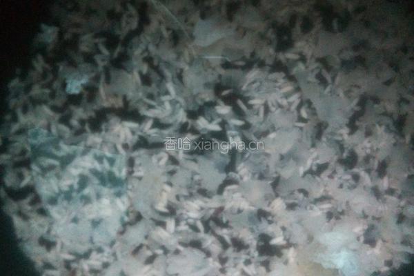 红豆花生黑米粥的做法图解2