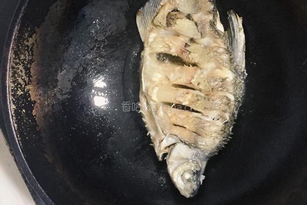 红烧扁鱼的做法图解3