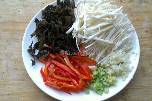 杏鲍鱼香肉丝的做法图解1