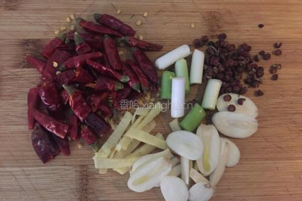 重庆辣子鸡的做法图解2