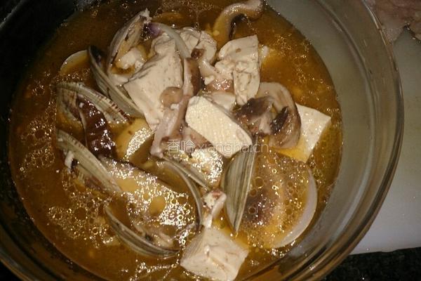 豆腐文蛤黑椒酸辣汤的做法图解5