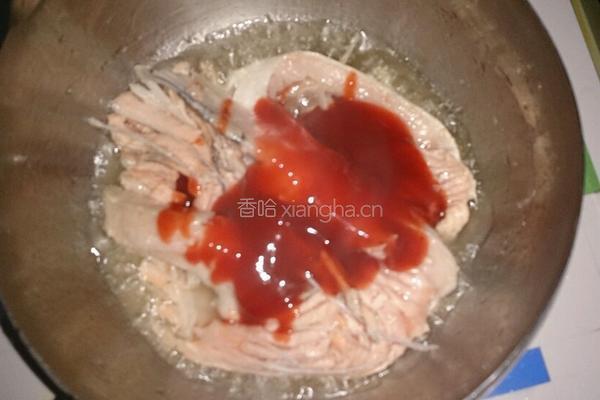 蕃茄三文鱼大骨配寿司大根的做法图解1