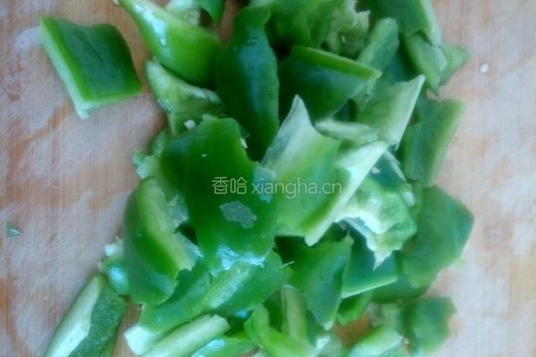 青椒土豆片（甜面酱）的做法图解2