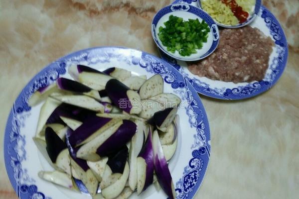 茄子炒肉的做法图解2