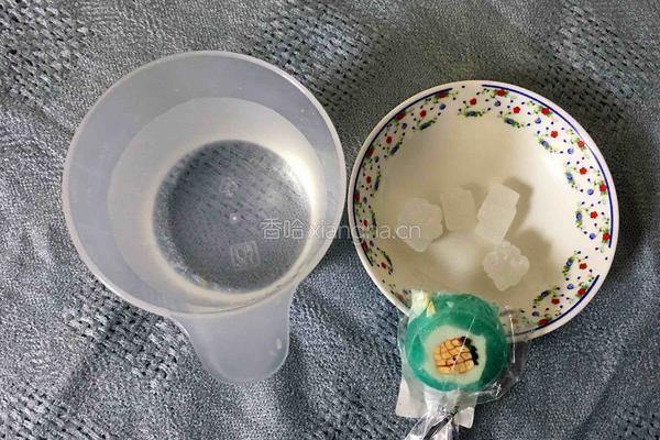 鲜榨草莓汁的做法图解3