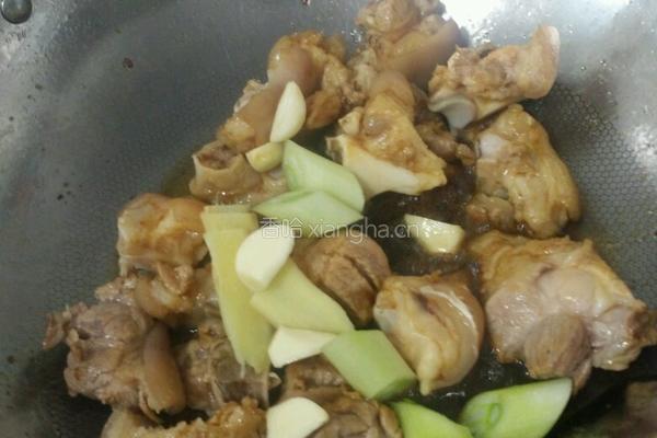 花生炖猪蹄的做法图解10