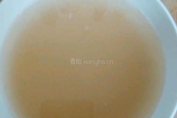 蛋黄小米粥的做法图解2