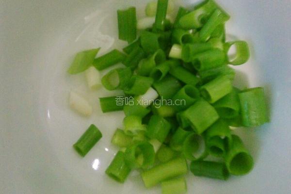 小白菜炖土豆的做法图解1
