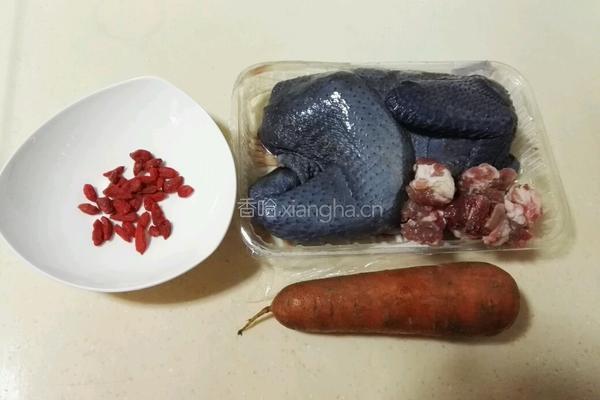 萝卜枸杞乌鸡汤的做法图解1