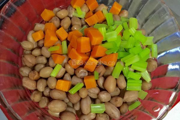 水煮五香花生米的做法图解6