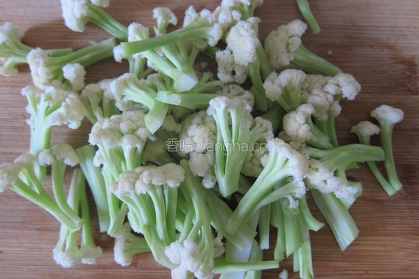 花菜炒肉的做法图解2