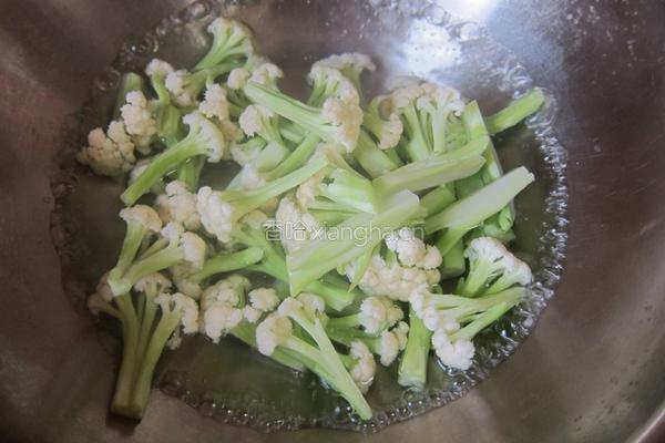 花菜炒肉的做法图解5