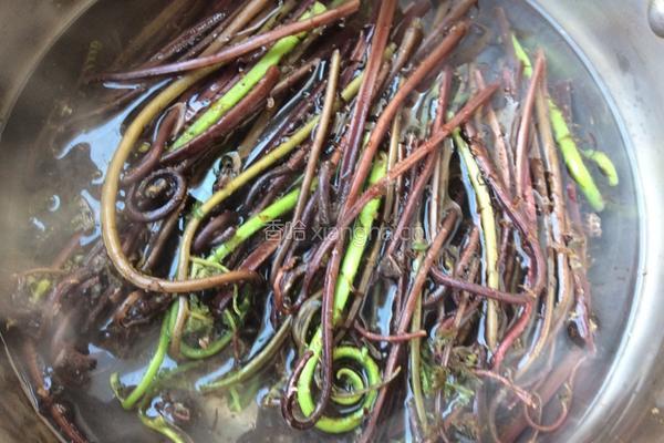 干煸猴腿土豆条的做法图解2