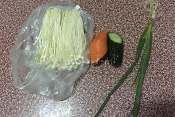 清炒金针菇的做法图解1
