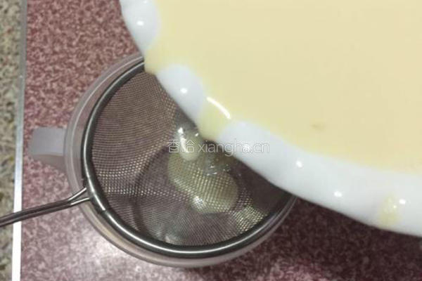 牛奶炖鸡蛋的做法图解4