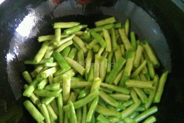 干煸四季豆的做法图解3