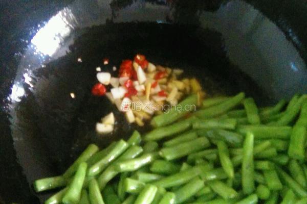 干煸四季豆的做法图解4