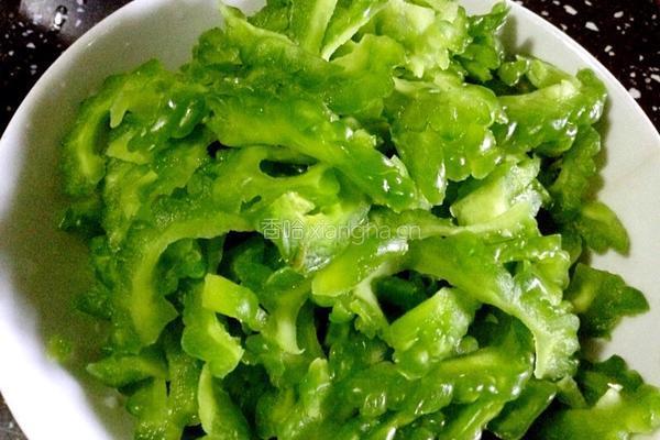 糖醋拌苦瓜的做法图解6
