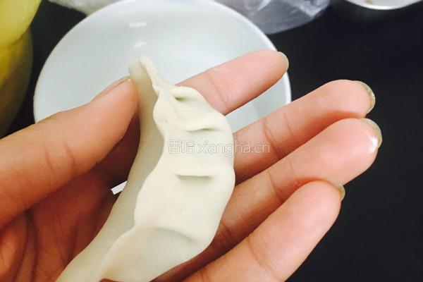 猪肉韭菜馅饺子的做法图解7