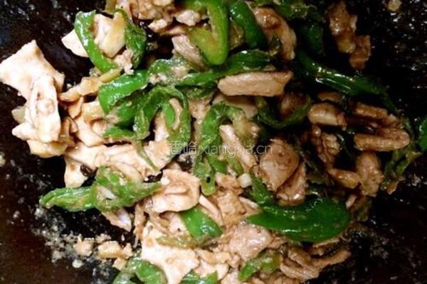 青椒炒鸡肉的做法图解7