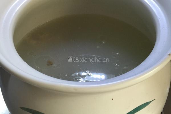 玉米山药排骨汤的做法图解2