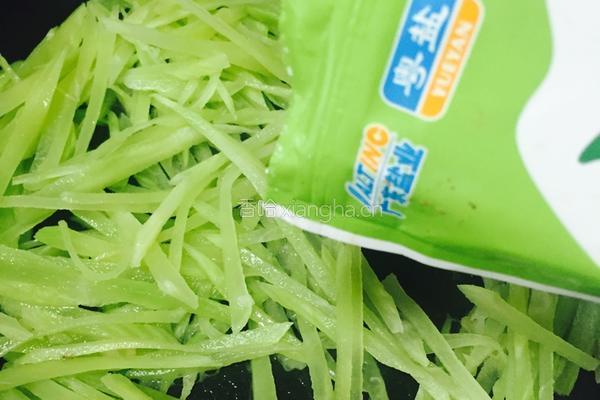 清炒莴苣的做法图解6