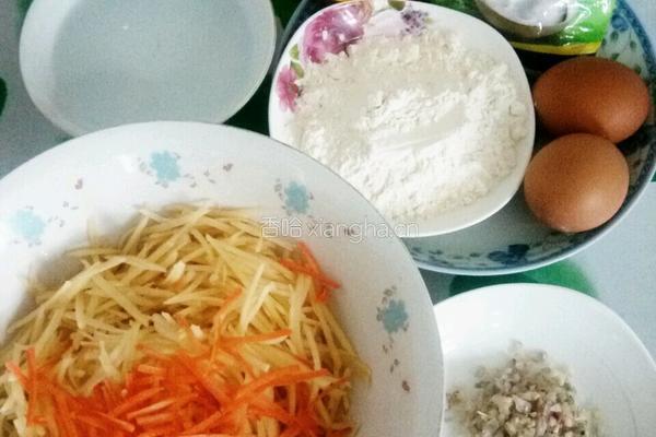 鸡蛋土豆丝饼的做法图解2