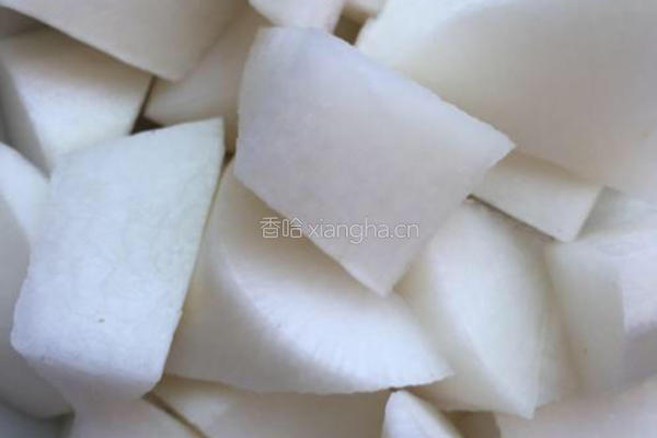白萝卜排骨汤的做法图解2